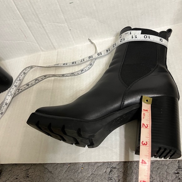 Sam Edelman Rollins Boots / Black Chelsea Boots - Picture 3 of 16